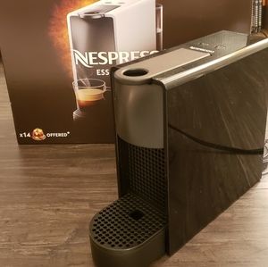 Nespresso Essenza Mini Piano Black